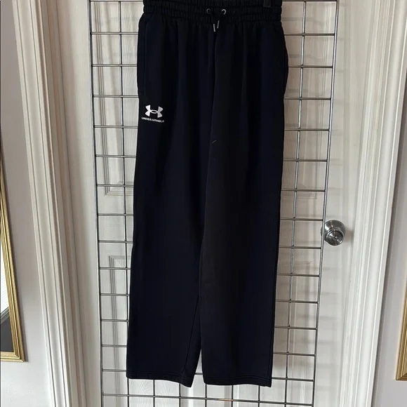 Under Armour Black Joggers Lightweight Athletic Fit - Picture 1 of 3
